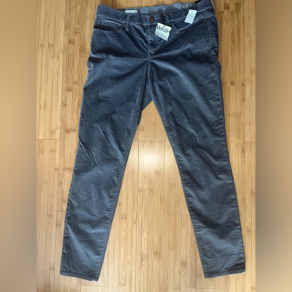 GAP Pants - Gap 1969 woman’s/girls gray Corduroy skinny legging jean.size 31. Inseam 30.